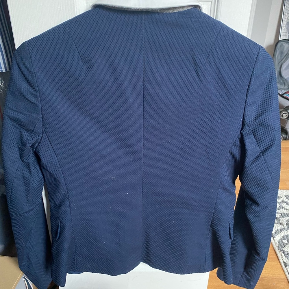 Navy blue Banana Republic Blazer! Perfect for cooler summer days